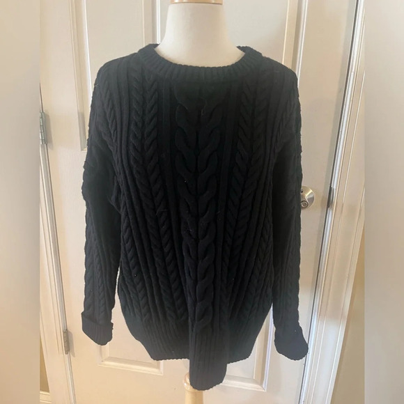 Black Cable knit sweater by Philosophy-NWT -Size Large, Warm and Cozy - Picture 1 of 8